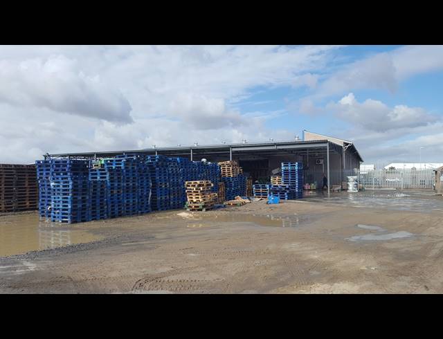 3,290M² FACTORY SOLD IN STIKLAND